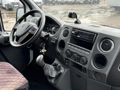 car-image