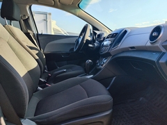 car-image